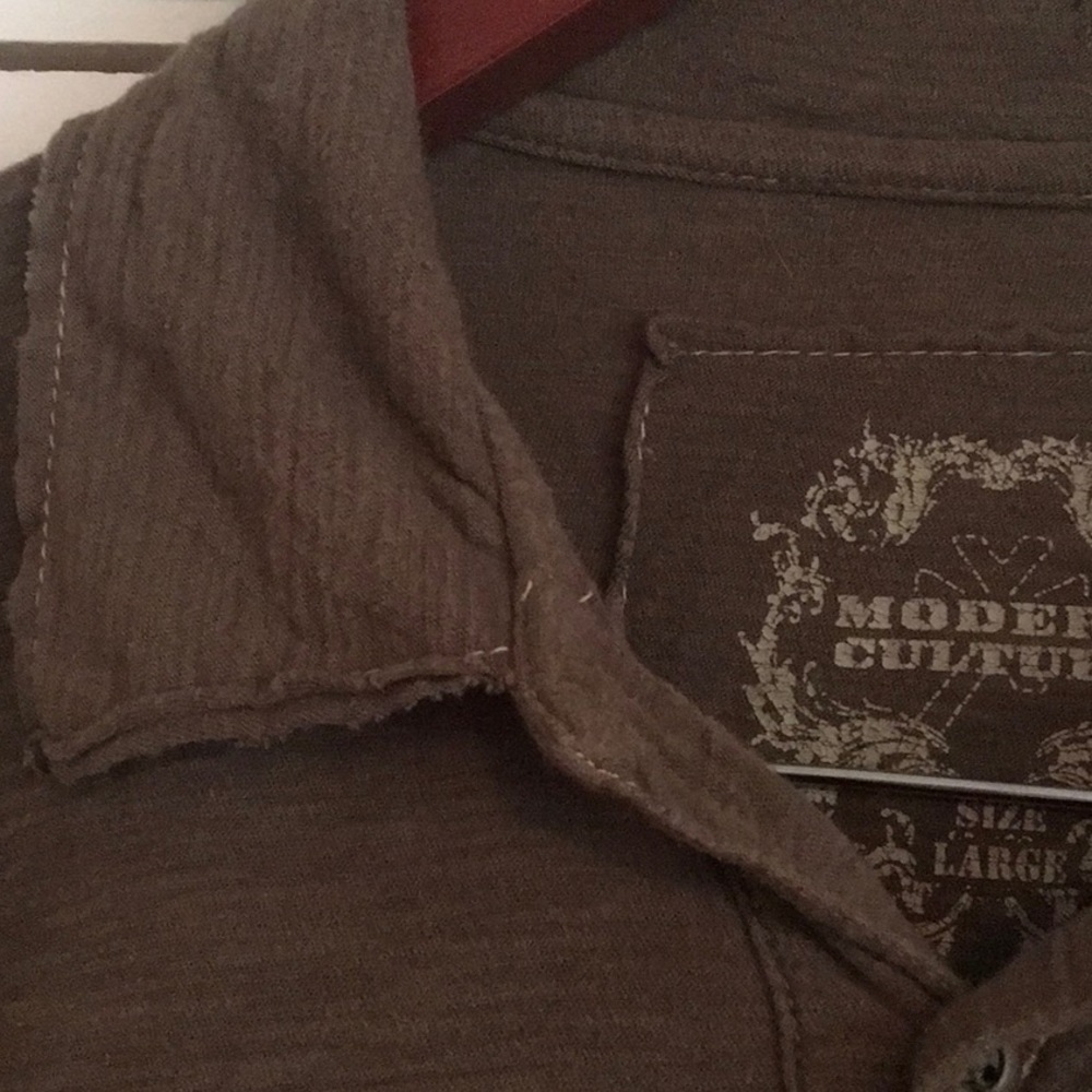 Shirt - Picture 4 of 4